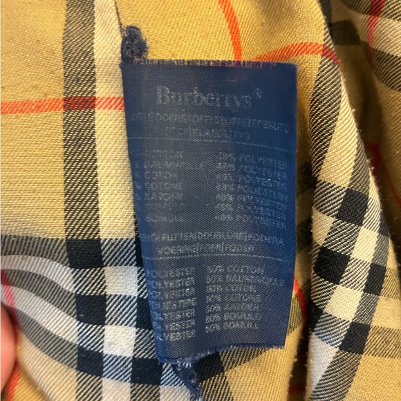 Burberry Classic Check Pattern with Navy Label - Picture 7 of 7